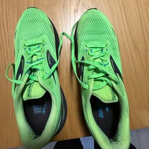 Brooks Men's Neon Green Athletic Shoes